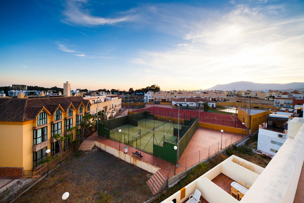 Sechi Aparthotel Marbella - Self Service, With Parking Estepona Exterior foto